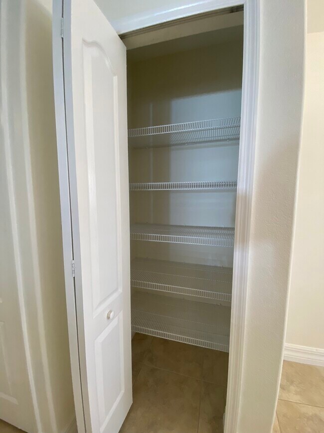 Building Photo - 12101 Santaluz Dr