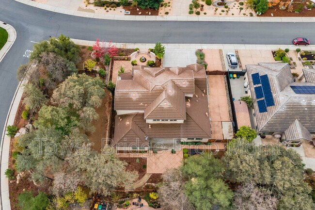 Building Photo - 3766 Mira Loma Dr