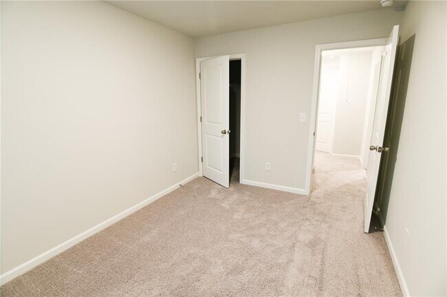 Building Photo - 115 Green Loop NW