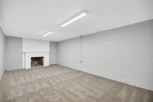 Building Photo - 2520 Laurelhurst Rd
