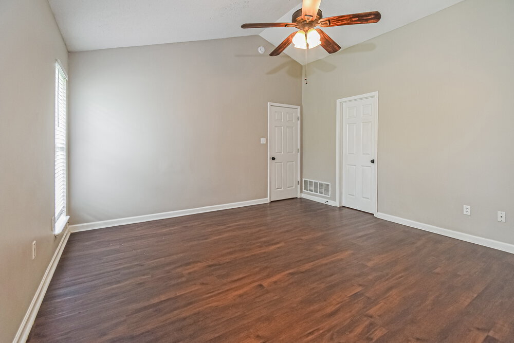 Building Photo - 8161 Loden Cove