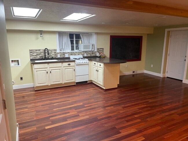 Building Photo - 572 W 6300 S