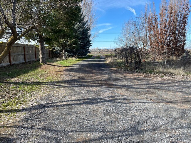 Building Photo - In The Country But Near Town!! With A Shop!!