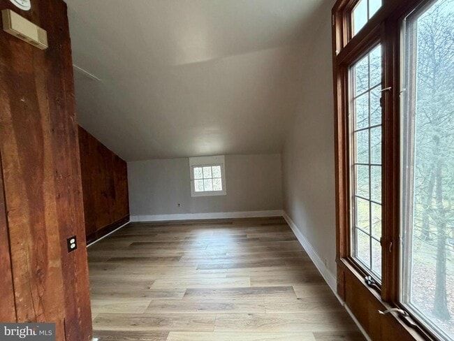 Building Photo - 1 Breakneck Rd