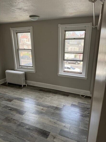 Building Photo - 646 E Allegheny Ave