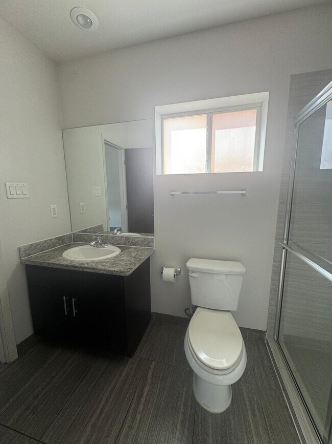 Building Photo - 502 Shiloh Dr