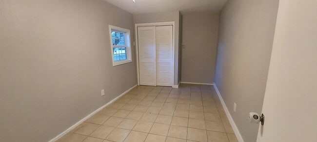 Building Photo - 4314 Skyline Dr