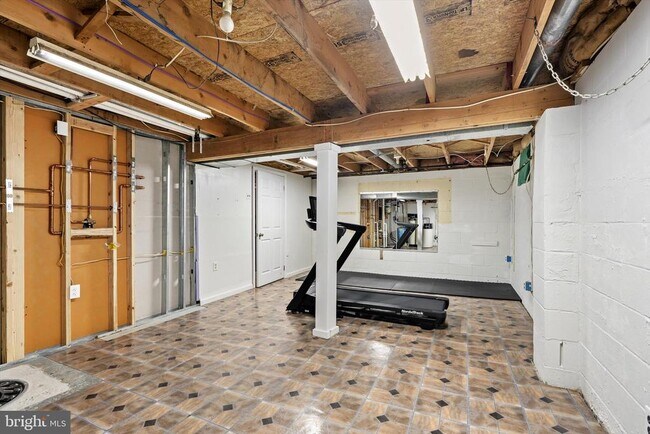 Building Photo - 29 Anita Dr