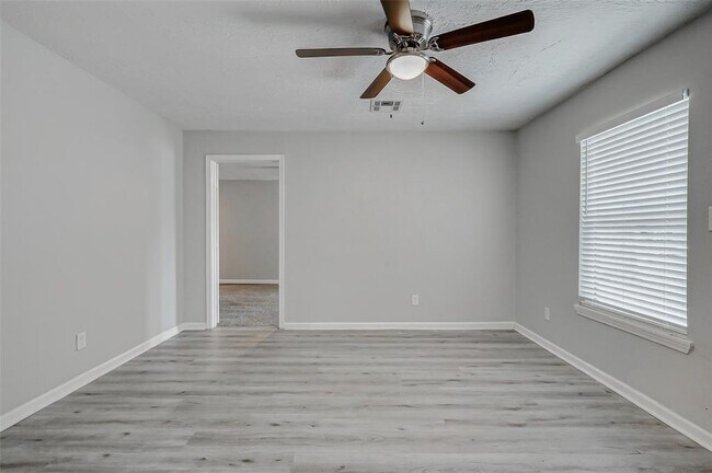Building Photo - 5806 Westover St