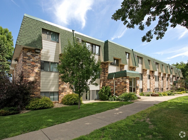 Primary Photo - Oak Place Apartments
