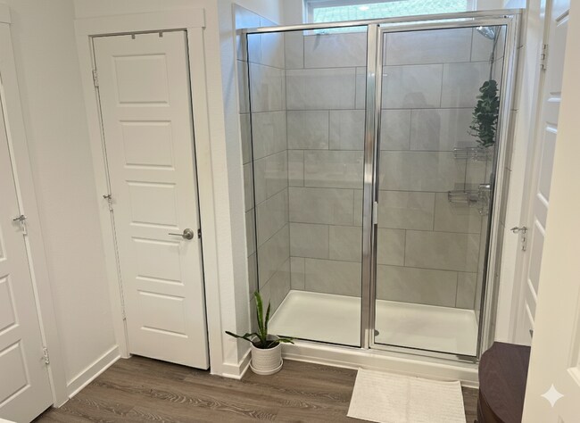 Building Photo - 14005 Zuhause Dr