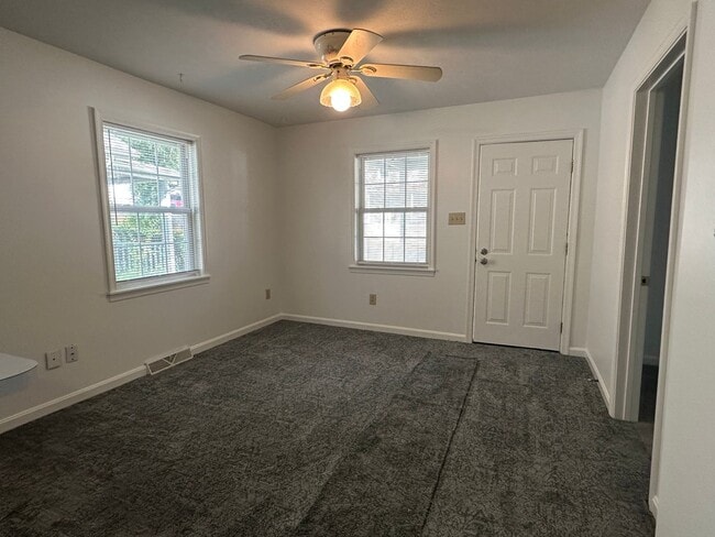 Building Photo - 109 E Pall Mall St