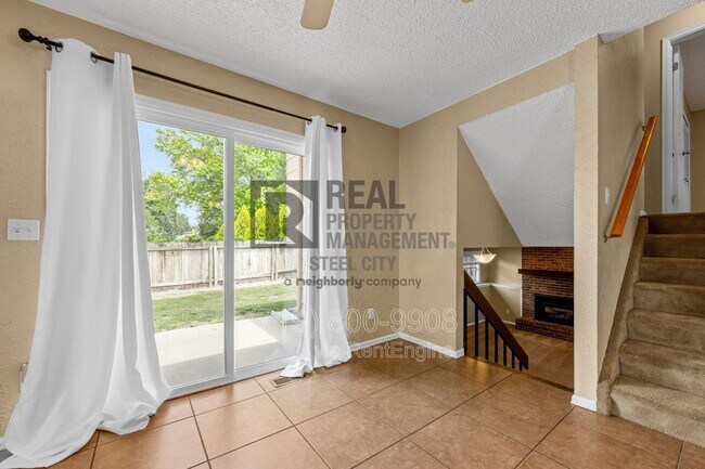 Building Photo - 12 Chicory Ct