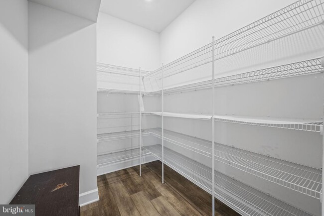 Building Photo - 7147 Starmount Ct