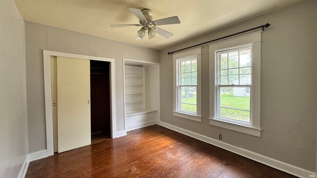 Building Photo - 518 S Swain Ave