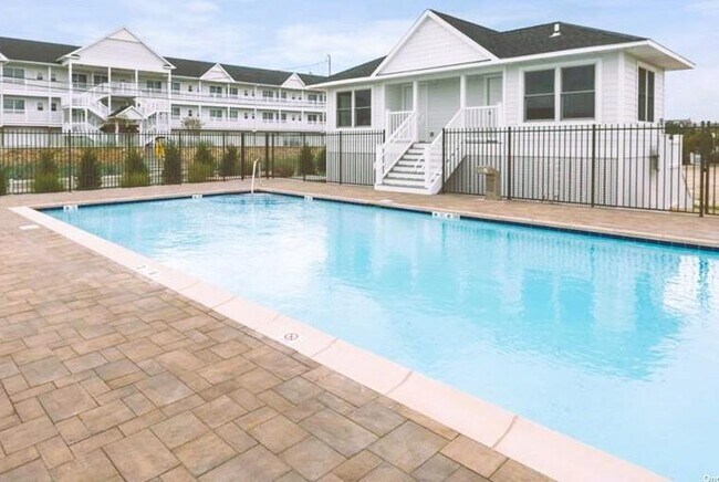 Building Photo - 473 Dune Rd