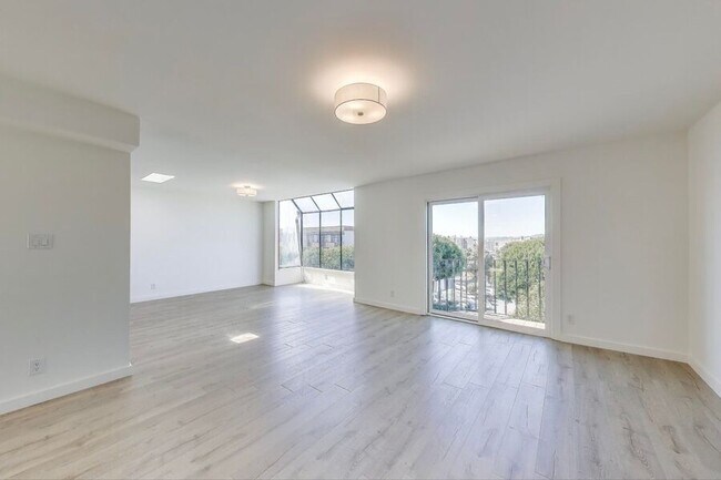 Building Photo - 2137 Lombard St