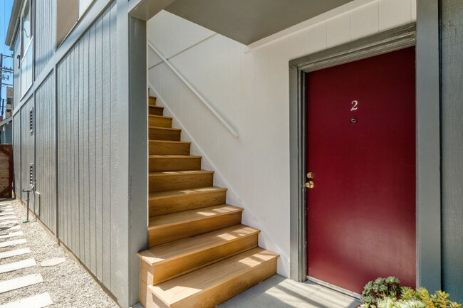 Building Photo - 40 18th Ave