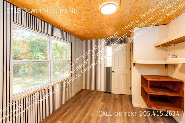 Building Photo - 5717 Dewey Heights Rd