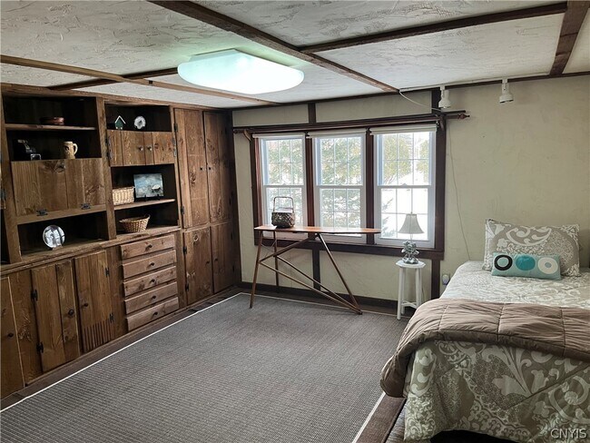 Building Photo - 2709 King Rd