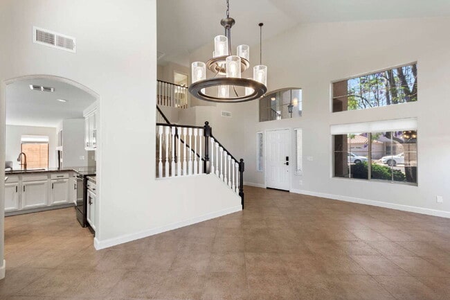 Building Photo - 4 bed 3 bath Single Family Home with Pool ...