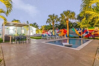 Building Photo - 322 NW 4th Ave