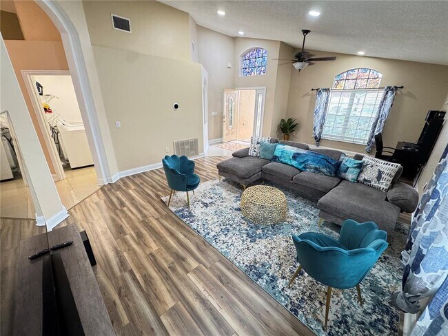Building Photo - 1306 Casterton Cir