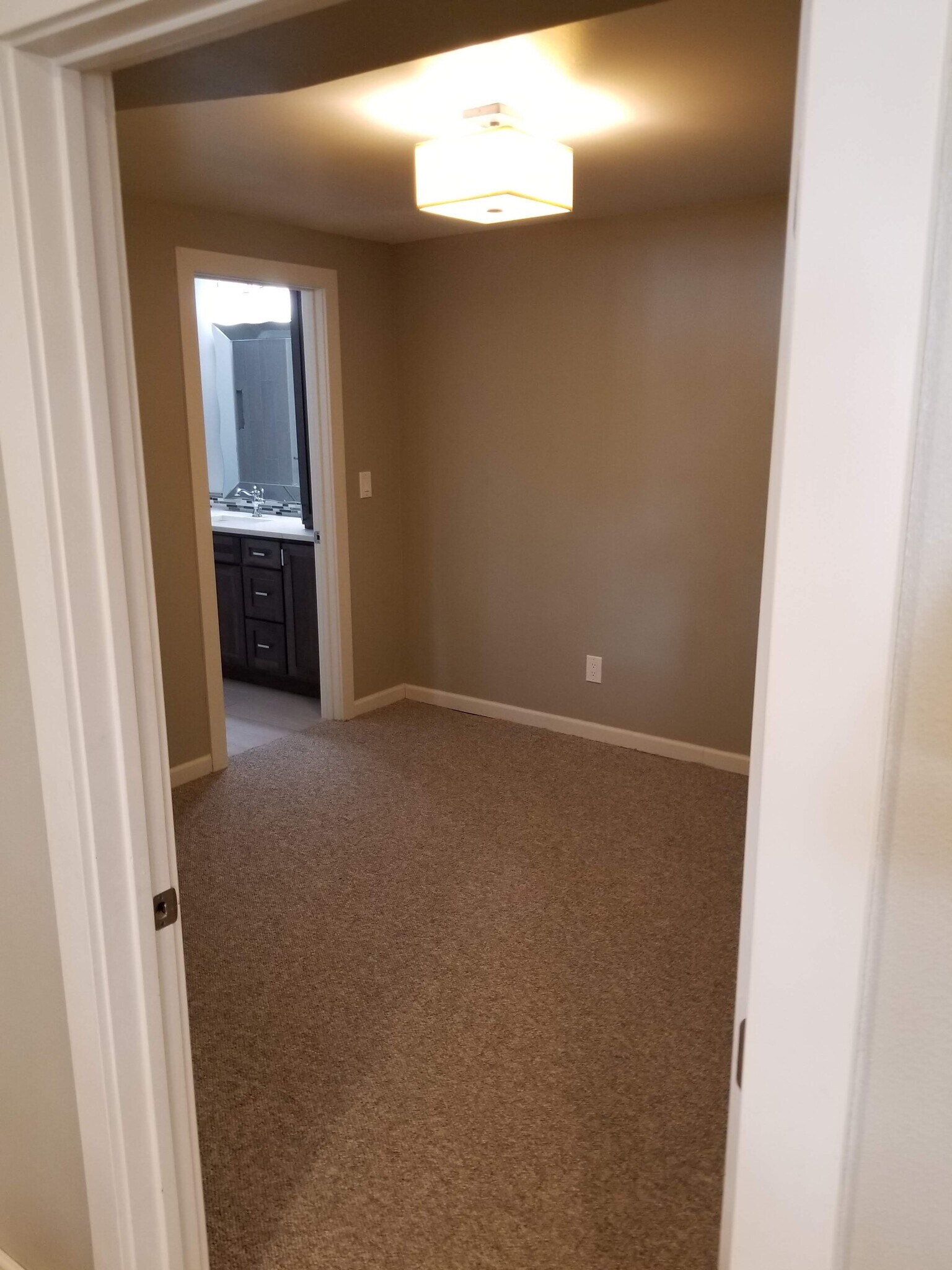 Second Bed - 8609 Warren Dr NW