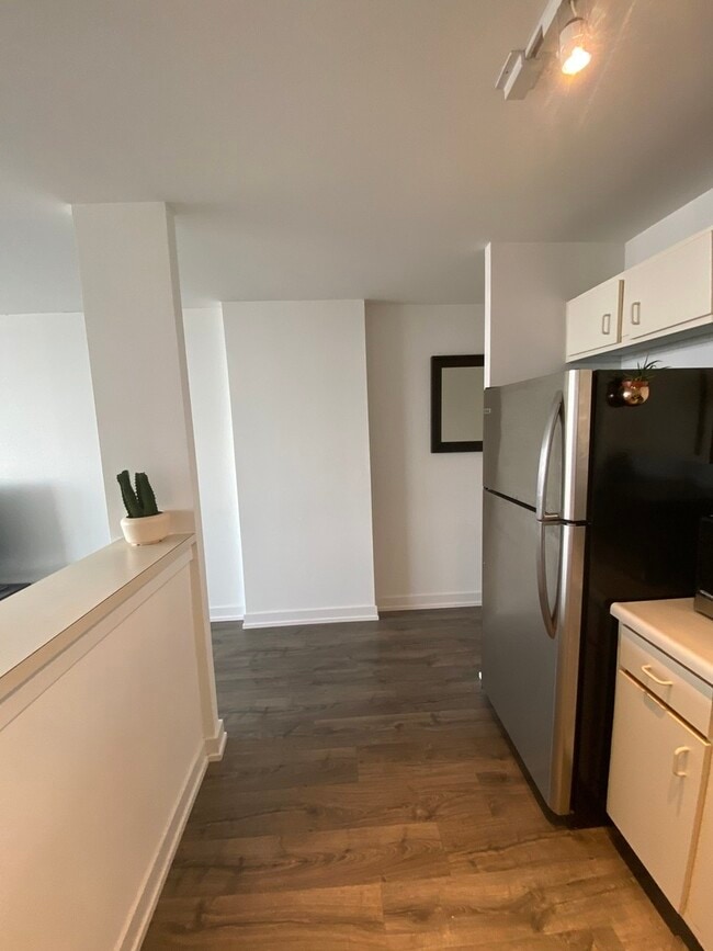 Building Photo - 1636 N Wells St