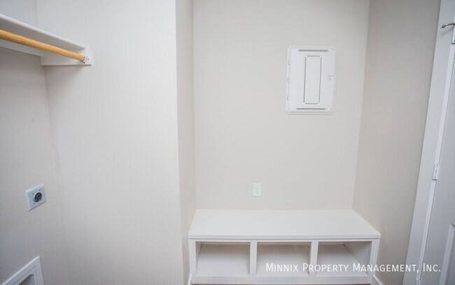 Building Photo - 312 E 77th St