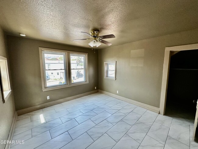 Building Photo - 618 Stewart Ct