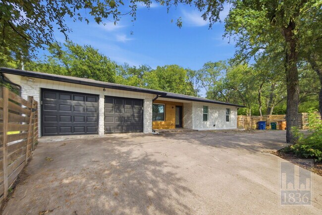 Building Photo - 2703 Burleson Rd