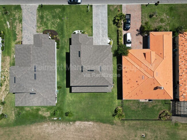 Building Photo - 30053 Island Club Dr
