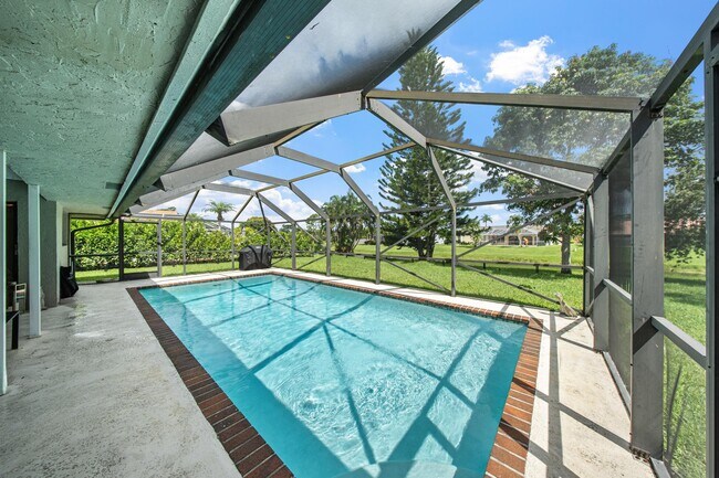 Building Photo - 13471 Barberry Dr