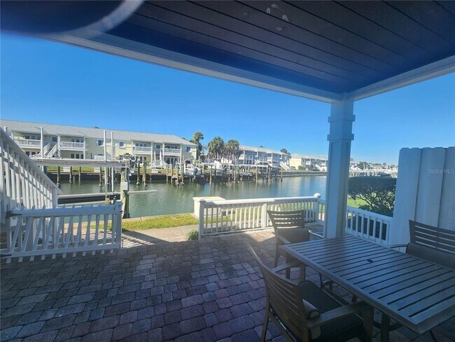 Building Photo - 5215 Coquina Key Dr SE