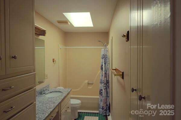 Building Photo - 1126 Hanford Pl NW