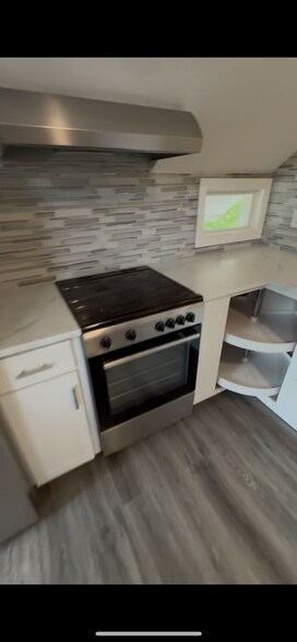 Building Photo - 40 Metropolitan Ave