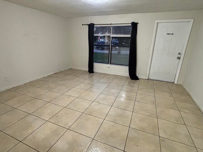 Building Photo - 2901 NW 21st St