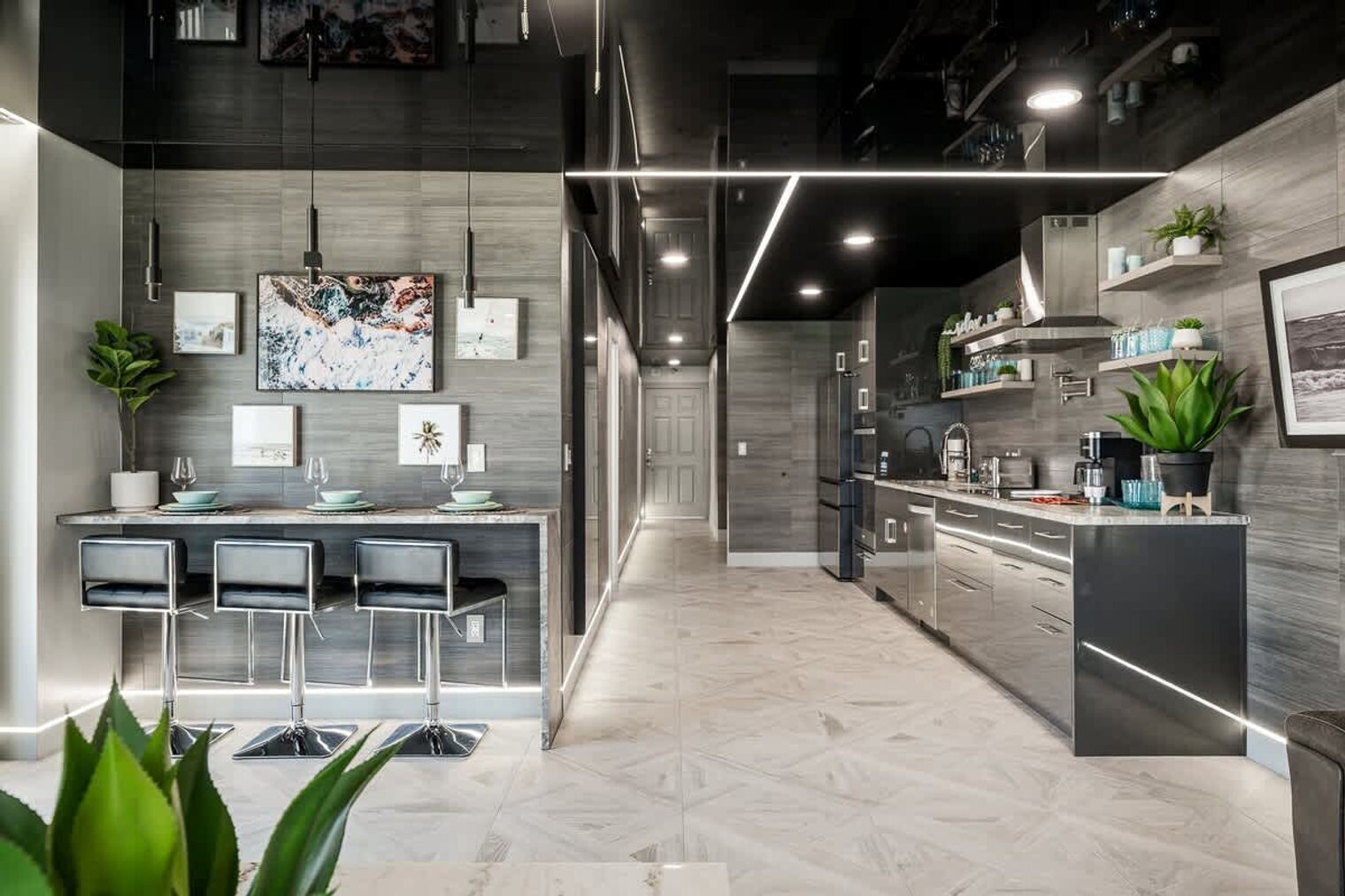 Building Photo - 8743 Thomas Dr