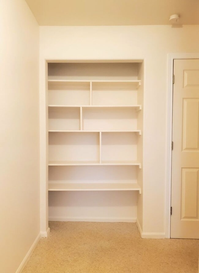 Building Photo - 2 bdrm, 1 bath house $1895 rent,