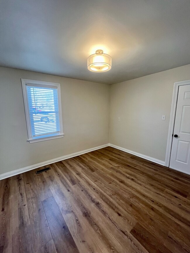 Building Photo - 161 Bosstick Ave