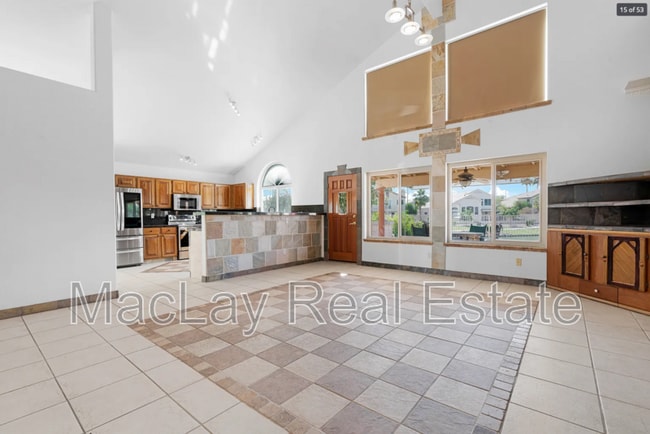 Building Photo - 395 W Sagebrush St