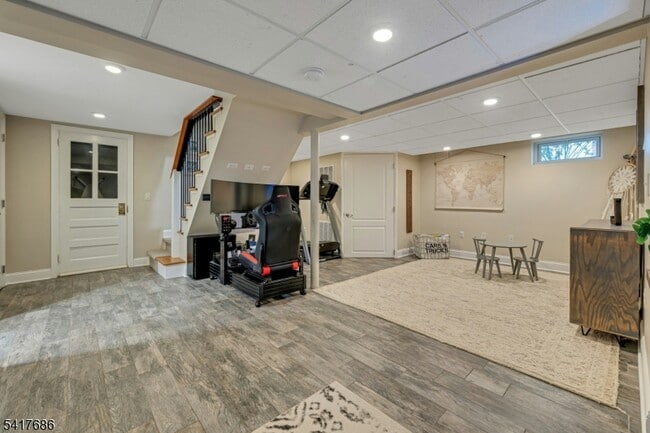 Building Photo - 21 Ridgedale Ave