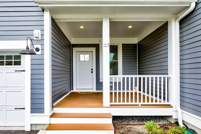 Building Photo - 23 Lily Pond Ln