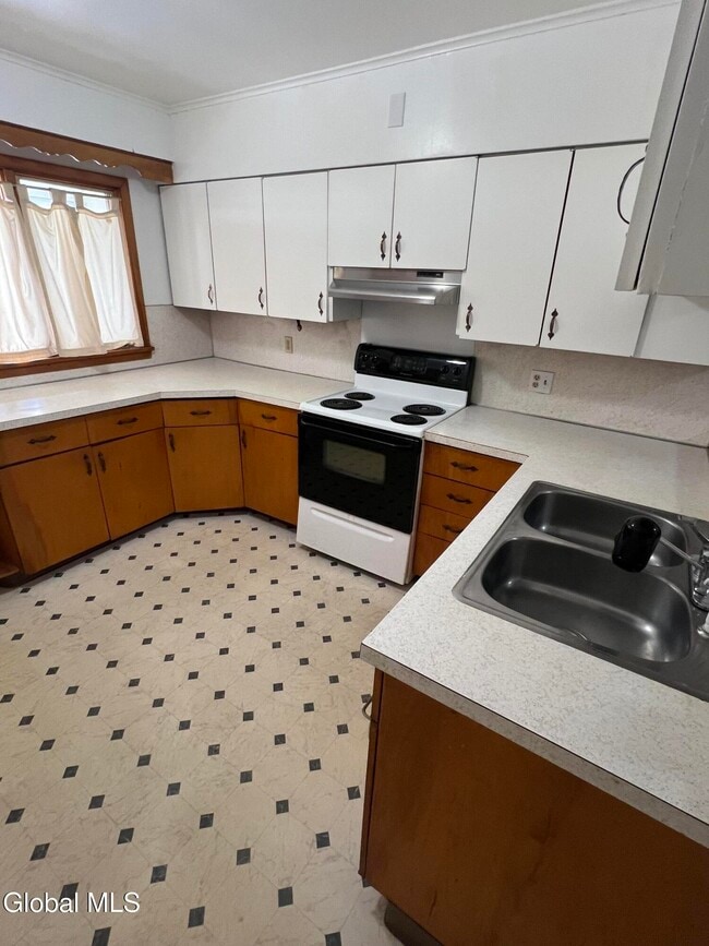 Building Photo - 214 Market St