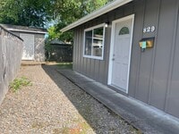Building Photo - Coming Soon - 2 Bedroom, 1 Bath Duplex, Ne...