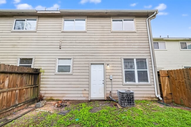 Building Photo - 6406 Waldron Dr