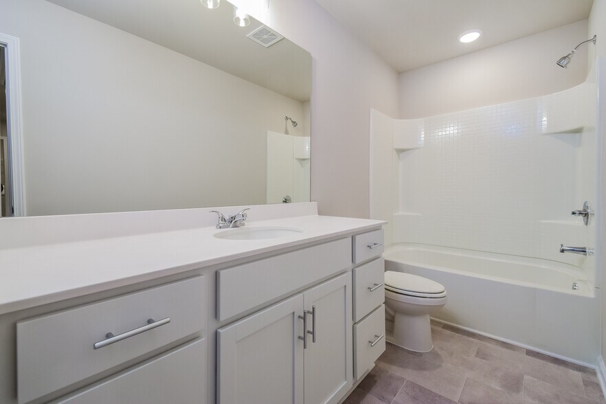 Building Photo - 3318 Lilac Crk Trl