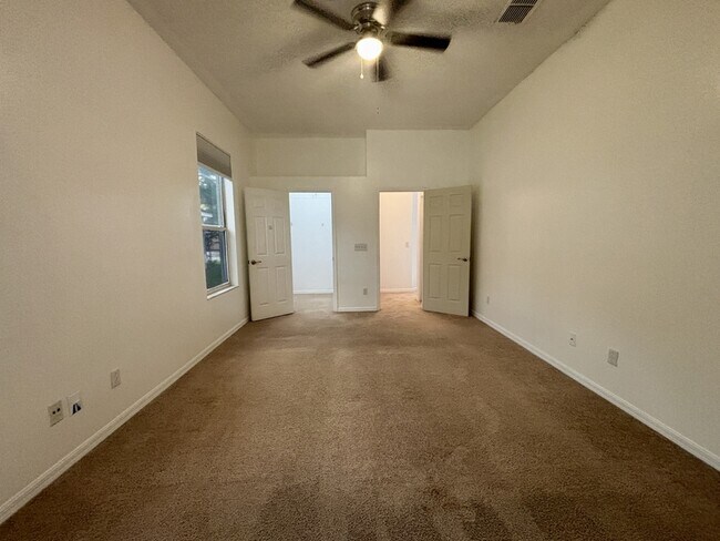 Building Photo - 2787 River Ridge Dr