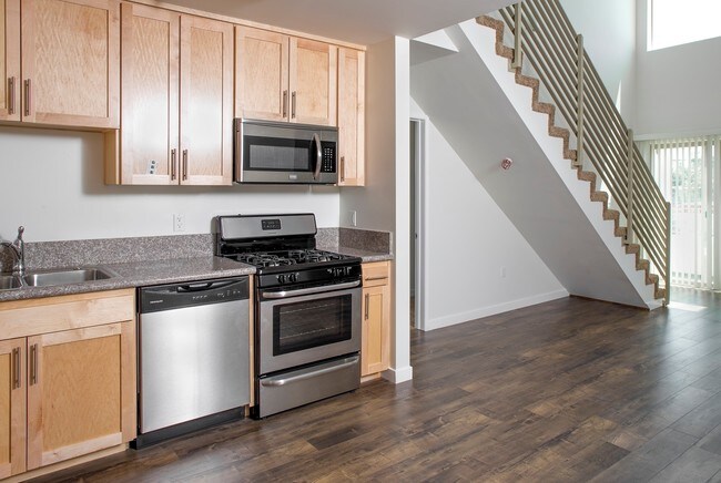Interior Photo - 6816 Independence Ave